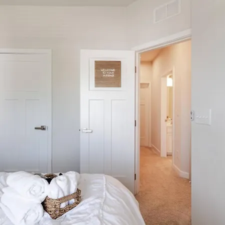 Private In Modern Townhome Homestay Charlotte