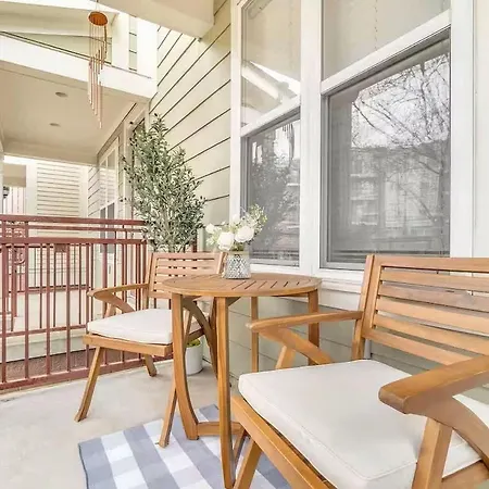 Urban Retreat Walk To Stadiums & Uptown, Including Parking & Gym *