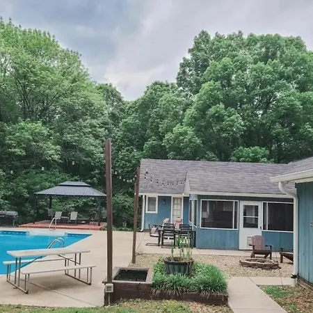 Holiday home Poolside Paradise In The Heart Of *