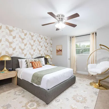Charming & Cozy 4br In Southpark Holiday home Charlotte