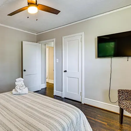 Prime Location Near Center Charlotte