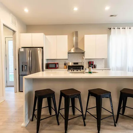 Family-friendly 4br W Bunk Beds & Outdoor Grill Charlotte