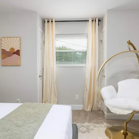 Charming & Cozy 4br In Southpark Holiday home *