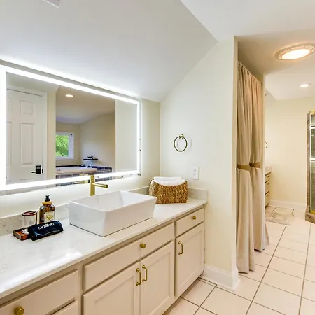 Hot Tub, Dock, Game Room! Stunning Wylie *