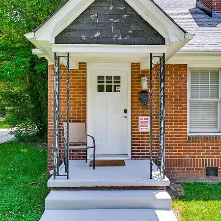 Duplex Close To Uptown And Sports