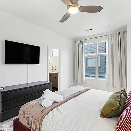 New! Minutes To Uptown Clt W King Charlotte