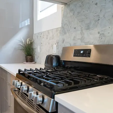 Charming 3br With Patio Charlotte