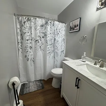 Villa 4 Bedroom Townhome - New 2026 Charlotte
