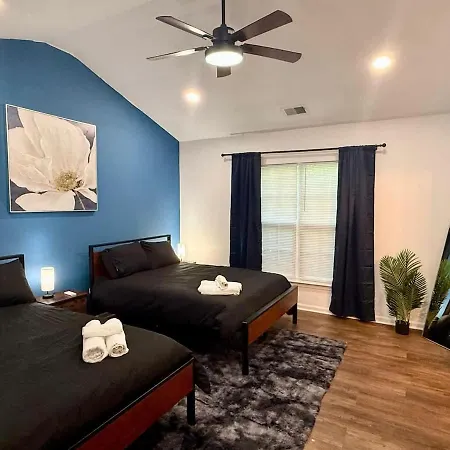 Holiday home Luxe 3br 1 King 1 Queen Near Uncc & Concord Mills *
