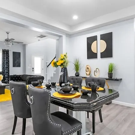 Holiday home New Near Motor Speedway, Concord Mills And Uncc *