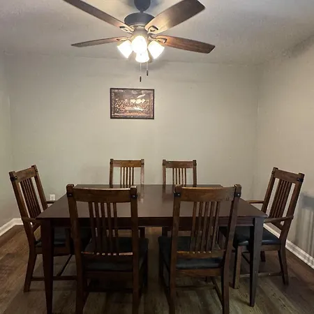 4 Bedroom Townhome - New 2026 Villa Charlotte