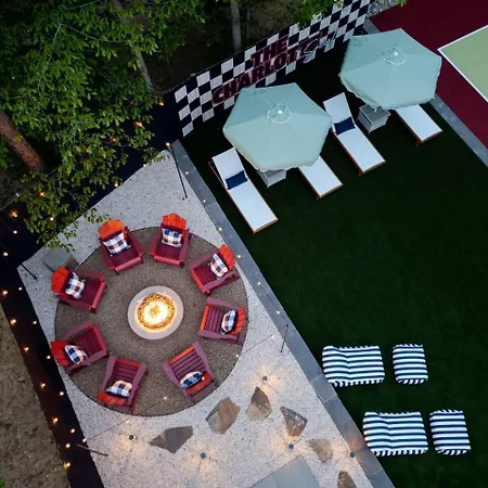 New! Hottub+pickleball+gameroom+movies+golf+games Holiday home