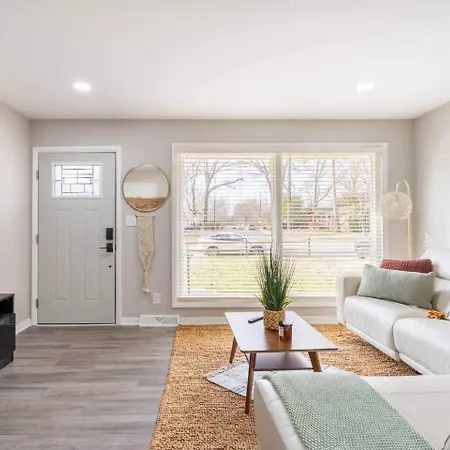 W/ Spacious Outdoor Space *