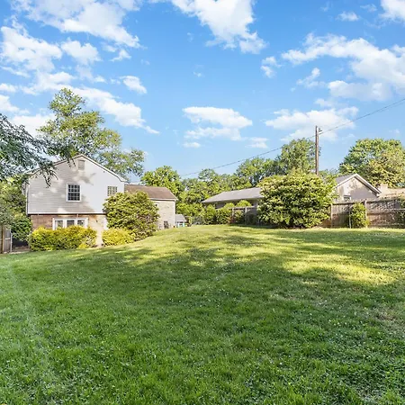 Holiday home Close 2 Southpark Pet Friendly W Fenced-in Yard