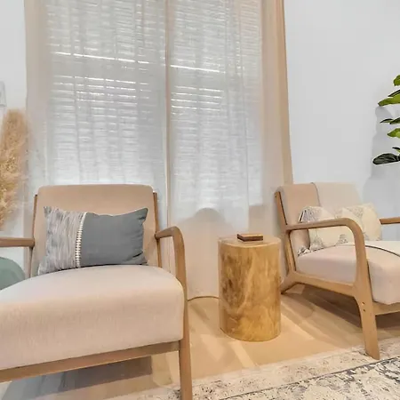 Holiday home Urban Retreat Walk To Stadiums & Uptown, Including Parking & Gym