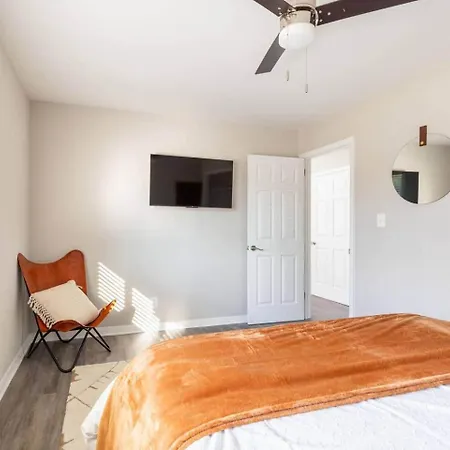 Holiday home W/ Spacious Outdoor Space *