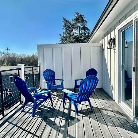 Radiant Urban Vacation Sanctuary Near Catawba River In North Carolina Charlotte