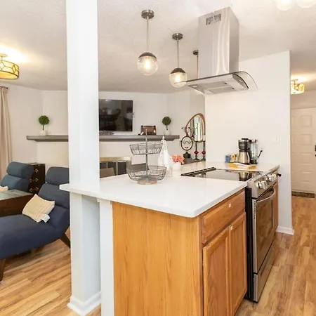 Cozy Single-story Near Pineville Hospital, Games Holiday home *