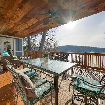 Du - Lakefront Retreat Holiday home *