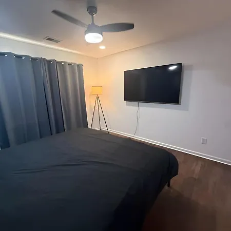 Luxe 3br 1 King 1 Queen Near Uncc & Concord Mills Holiday home Charlotte