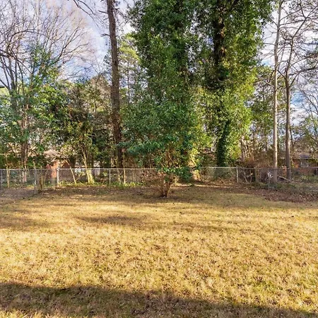 W/ Spacious Outdoor Space * Charlotte