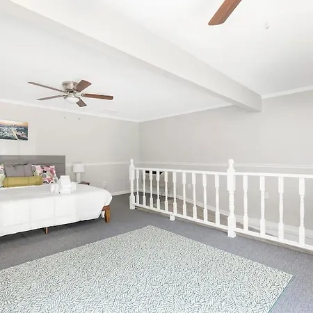 Large Group Paradise - Blocks From Uncc *