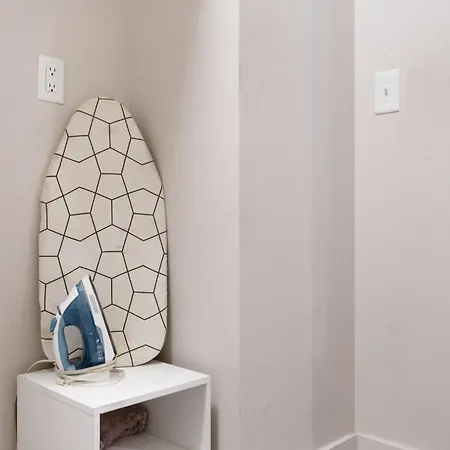 Charming 3br With Patio * Charlotte