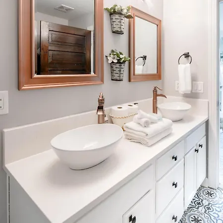 Holiday home Alice & Wonderland Wellness Themed Uptown Spot Charlotte