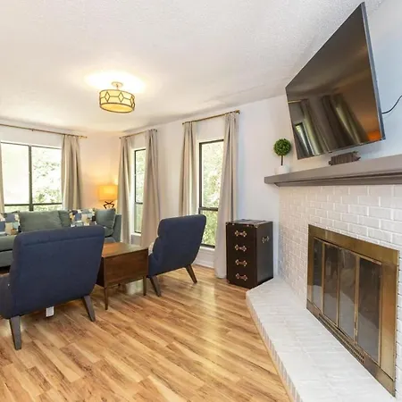 Cozy Single-story Near Pineville Hospital, Games *