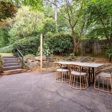 The Ultimate Escape - Midwood Hideaway With Hot Tub, Peloton, Games Holiday home *