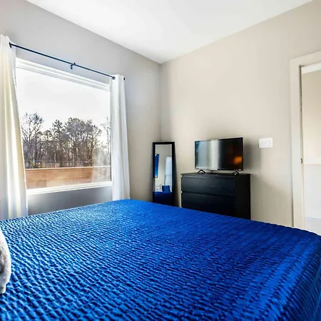Family-friendly 4br W Bunk Beds & Outdoor Grill Holiday home Charlotte