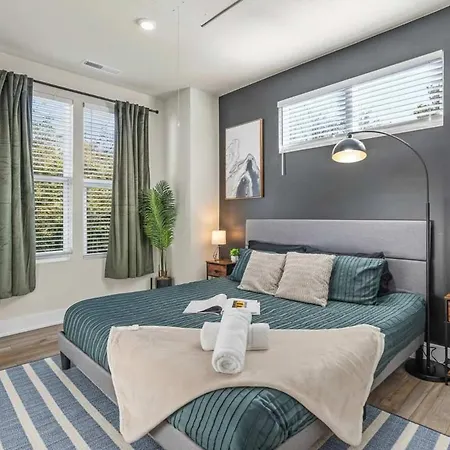 3br Townhouse King Bed Rooftop Uptown Clt Holiday home