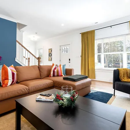 Holiday home Luminous Urban Vacation Haven Near Catawba River In North Carolina Charlotte