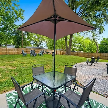Holiday home Uptown 3br Oasis - Ice Bath, Firepit, Private Yard *