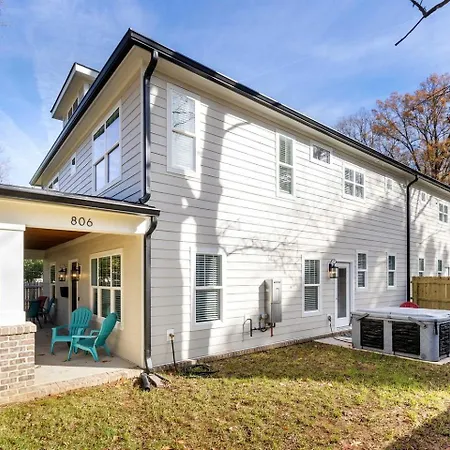Vibrant Urban Vacation Oasis Near Catawba River In North Carolina Charlotte