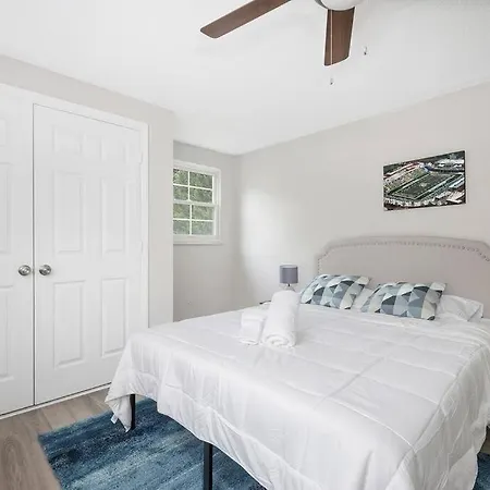 Large Group Paradise - Blocks From Uncc * Charlotte