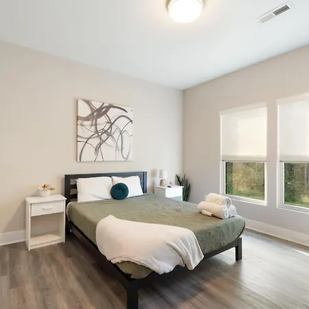 Charming 3br With Patio *