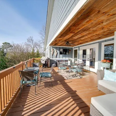 Holiday home Du - Lakefront Retreat Charlotte