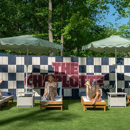 New! Hottub+pickleball+gameroom+movies+golf+games *
