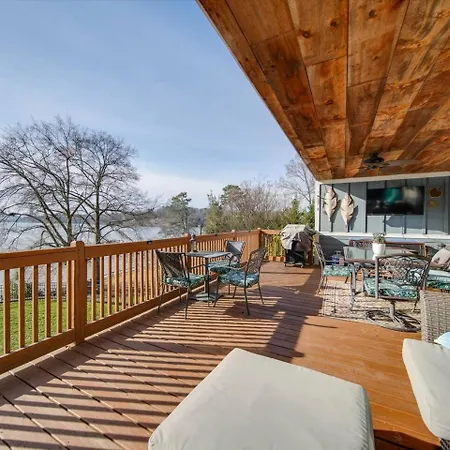 Holiday home Du - Lakefront Retreat Charlotte