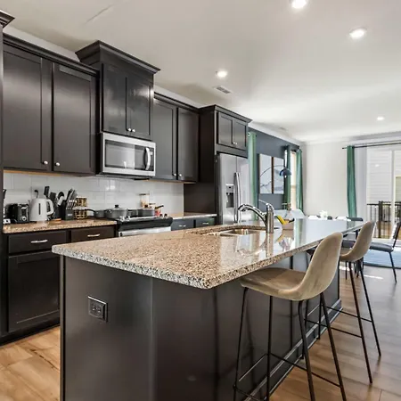 Holiday home 3br Townhouse King Bed Rooftop Uptown Clt