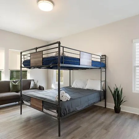 Charming 3br With Patio * Charlotte