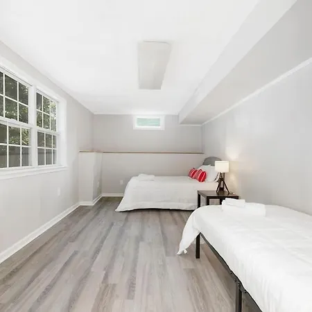 Large Group Paradise - Blocks From Uncc * Charlotte