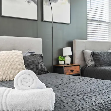 Holiday home 3br Townhouse King Bed Rooftop Uptown Clt