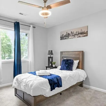 New Near Motor Speedway, Concord Mills And Uncc Holiday home