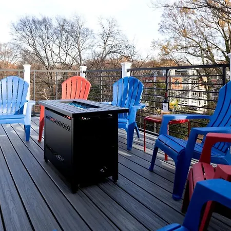 Holiday home Radiant Urban Vacation Sanctuary Near Catawba River In North Carolina Charlotte