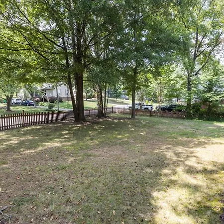 Holiday home Cozy Single-story Near Pineville Hospital, Games Charlotte