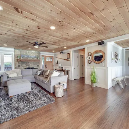 Du - Lakefront Retreat Charlotte