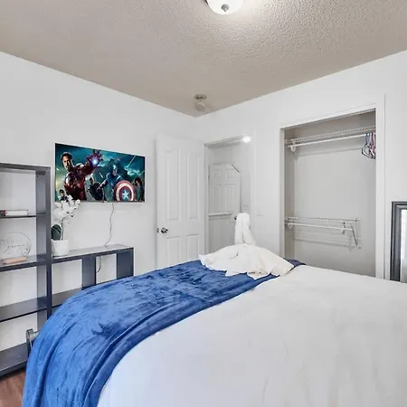 King Bed - Hot Tub - Fenced Yard - Near Carowinds Holiday home