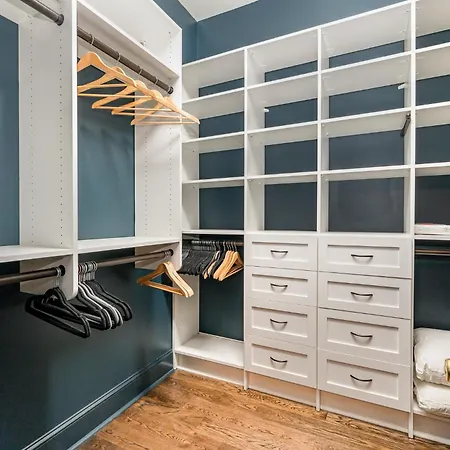 Holiday home The Ultimate Escape - Midwood Hideaway With Hot Tub, Peloton, Games Charlotte